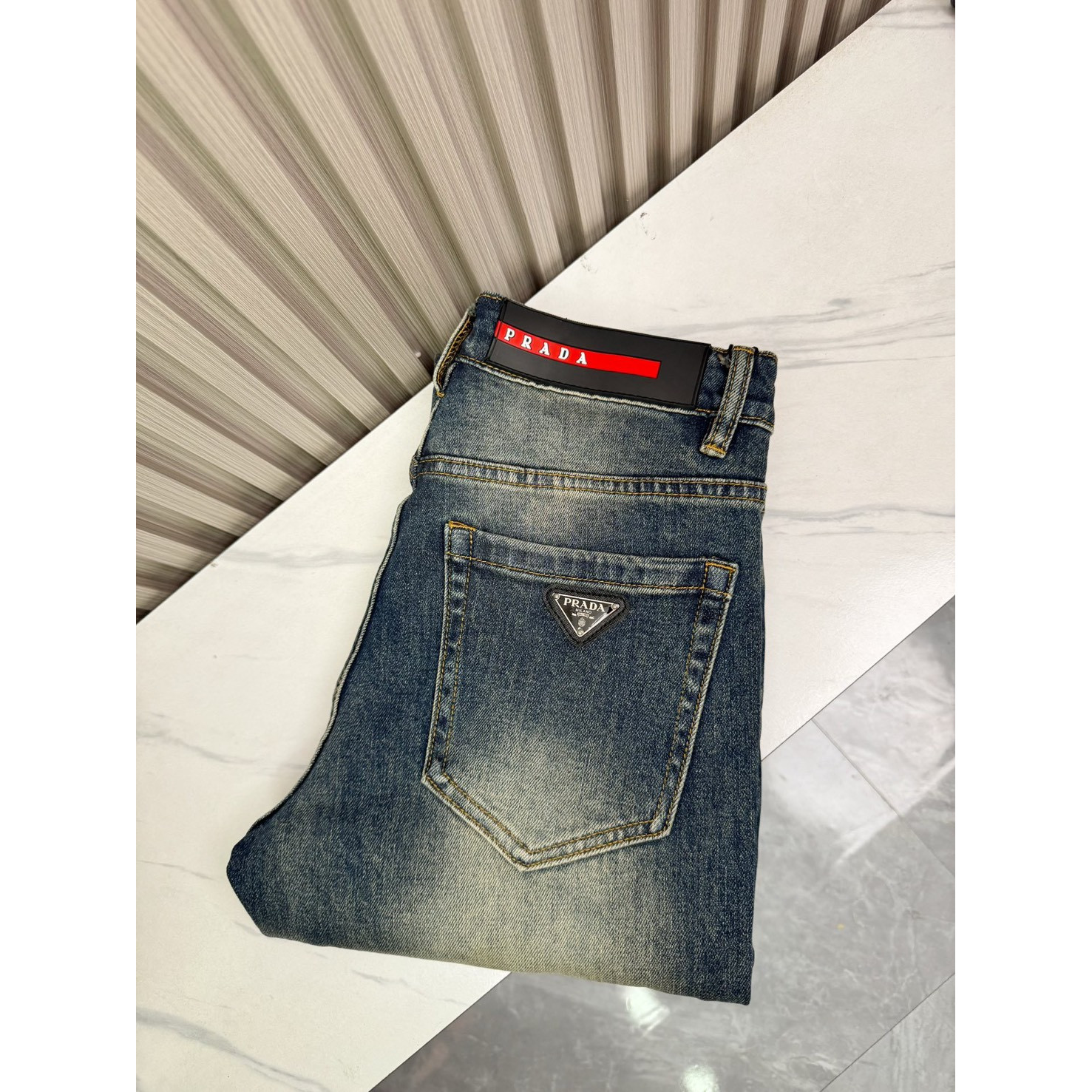 <p>PRADA 休閒牛仔褲</p>
