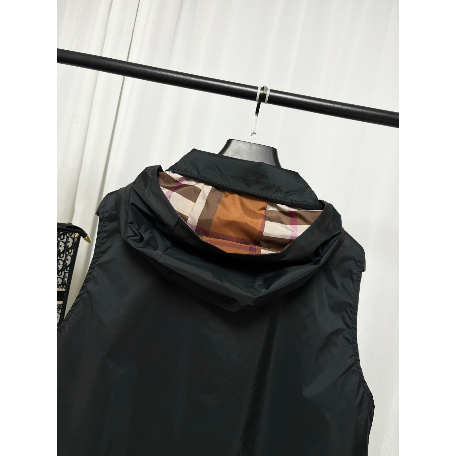 <p>Burberry 连帽马甲外套</p>