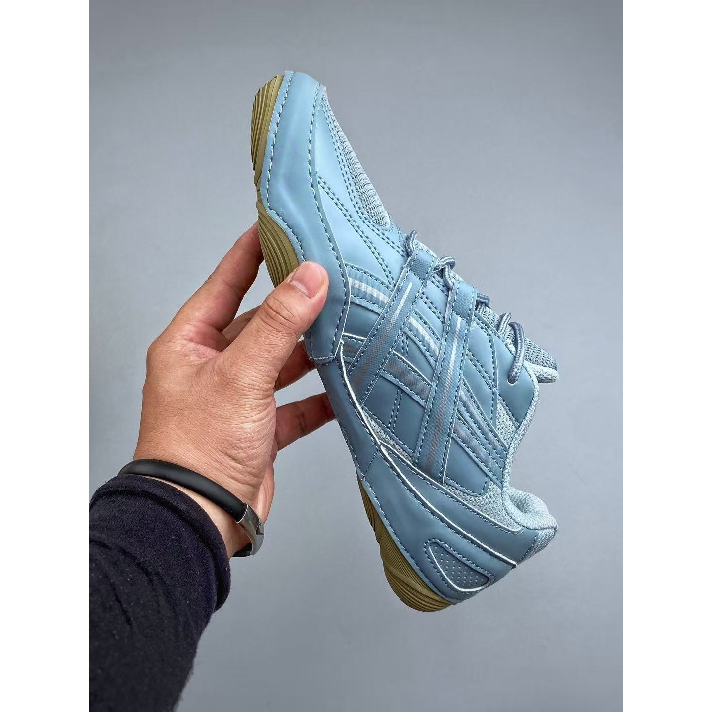 <p>Asics Hypersync&nbsp; 薄底德训鞋(藍)</p>