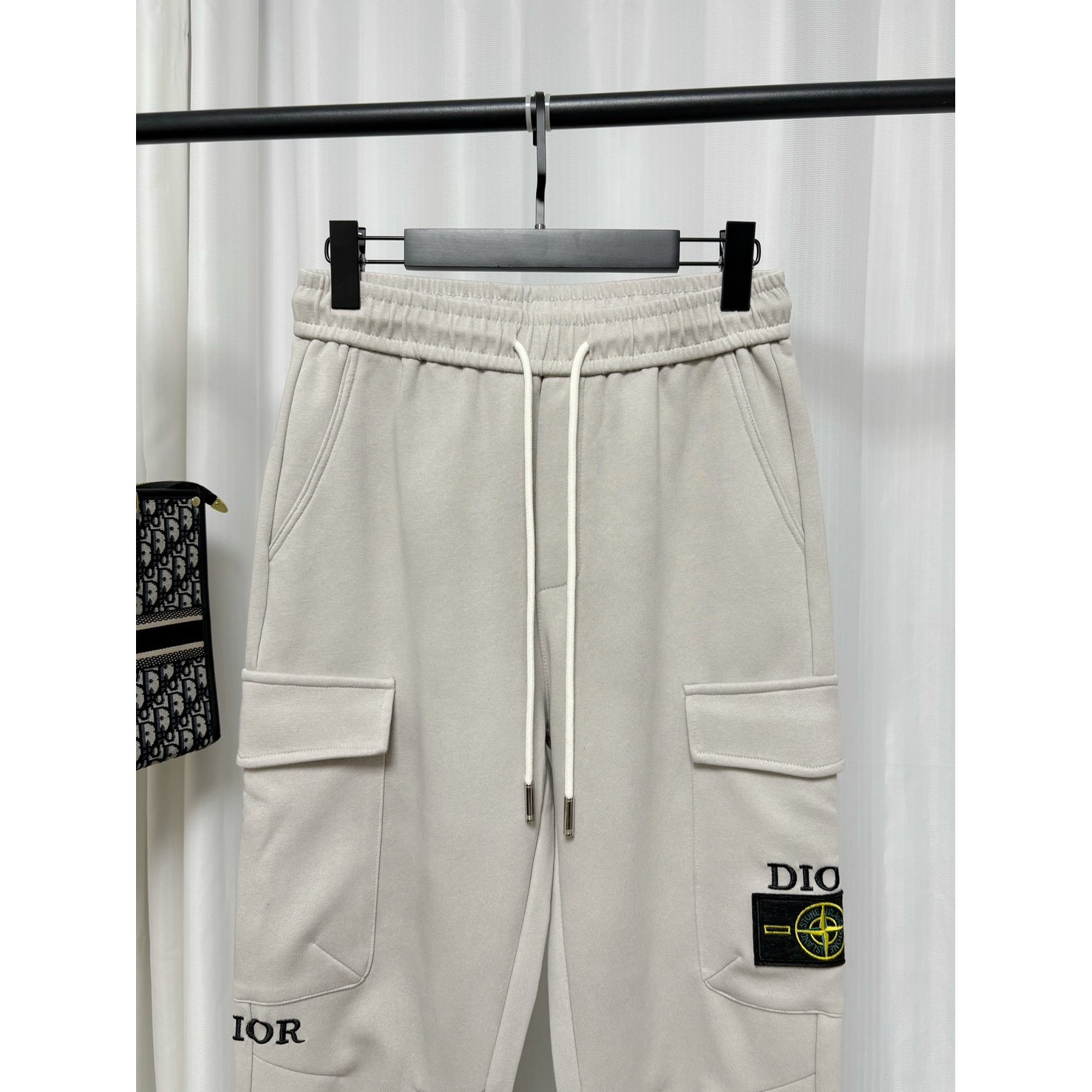<p>Dior 休闲长裤</p>