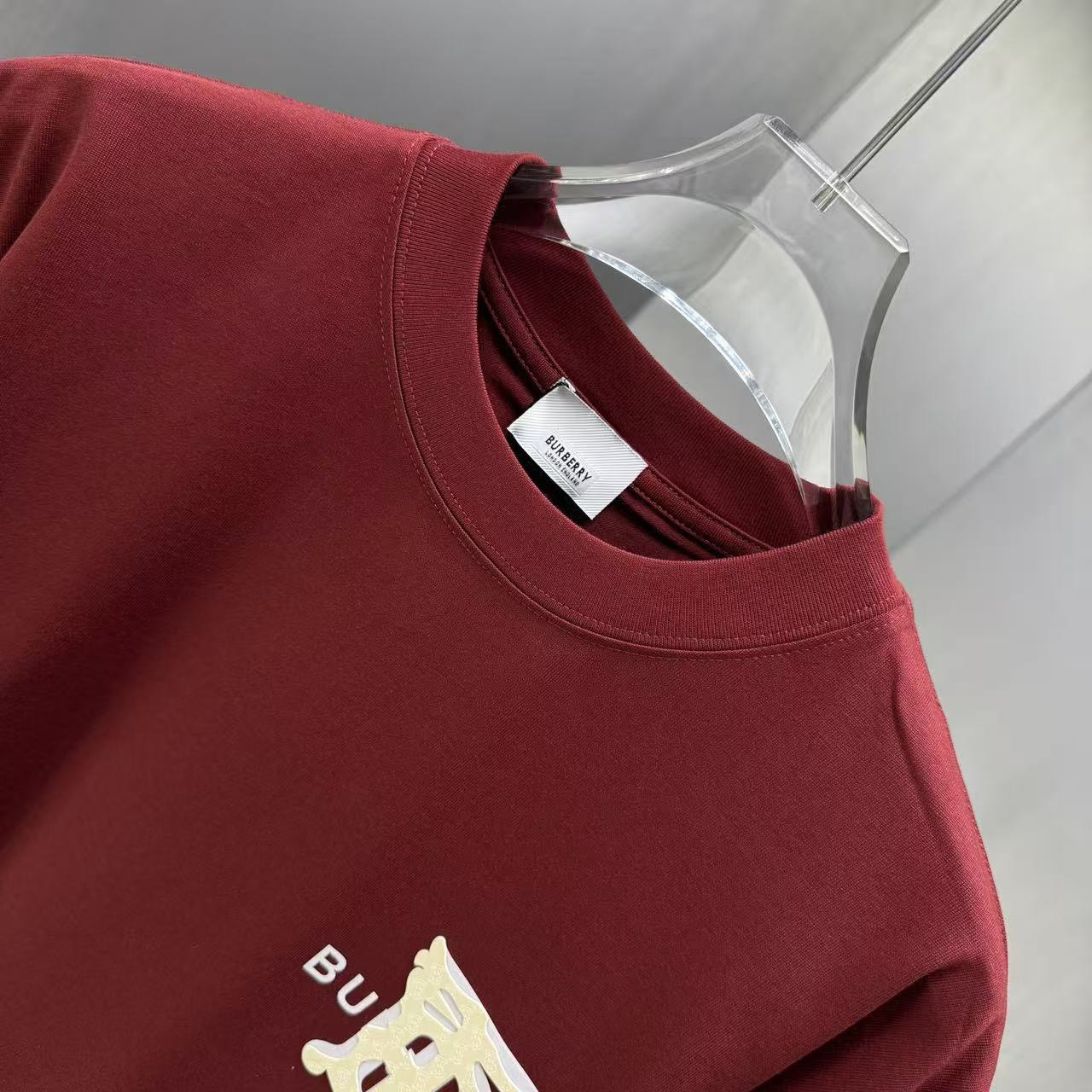 <p>BURBERRY 短袖T恤(紅)</p>