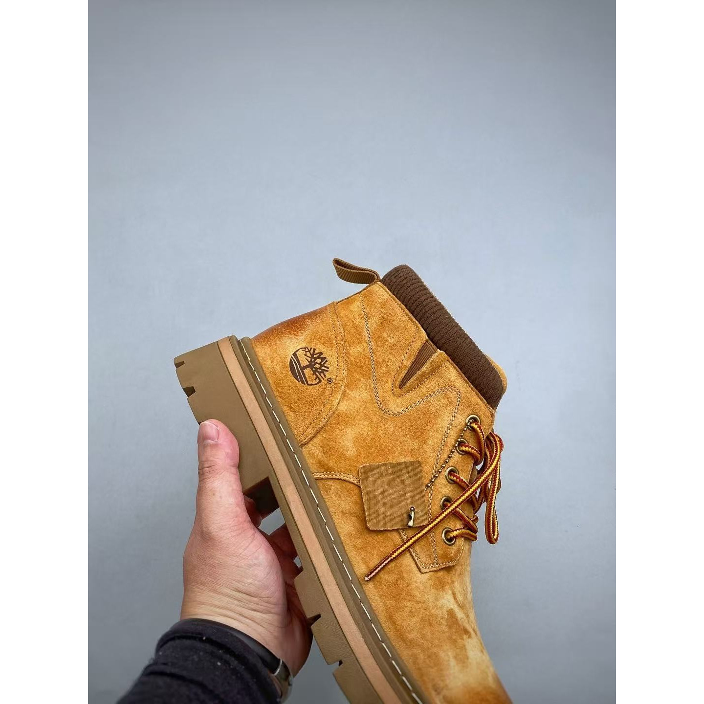 <p>Timberland 经典户外休闲大黄靴系列(黃)</p>