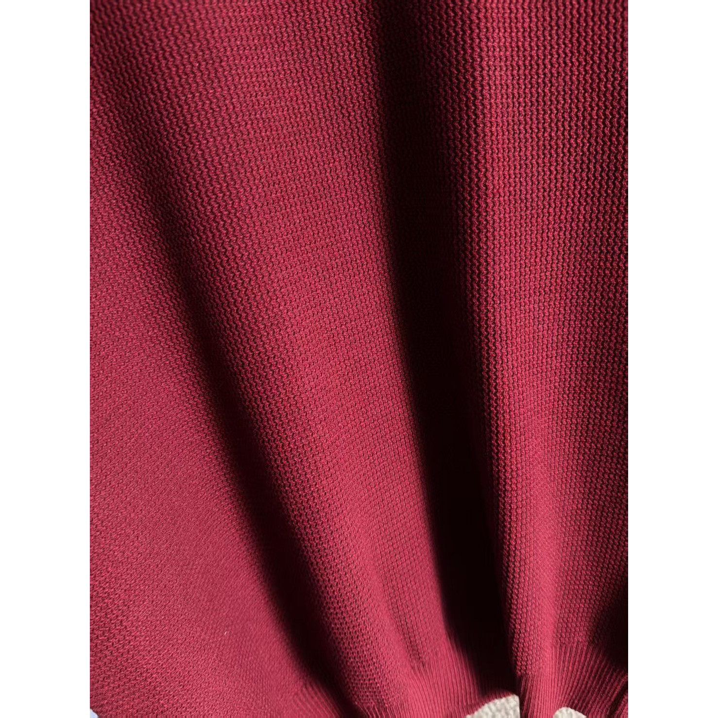 <p>Loro Piana V领针织马甲(紅)</p>