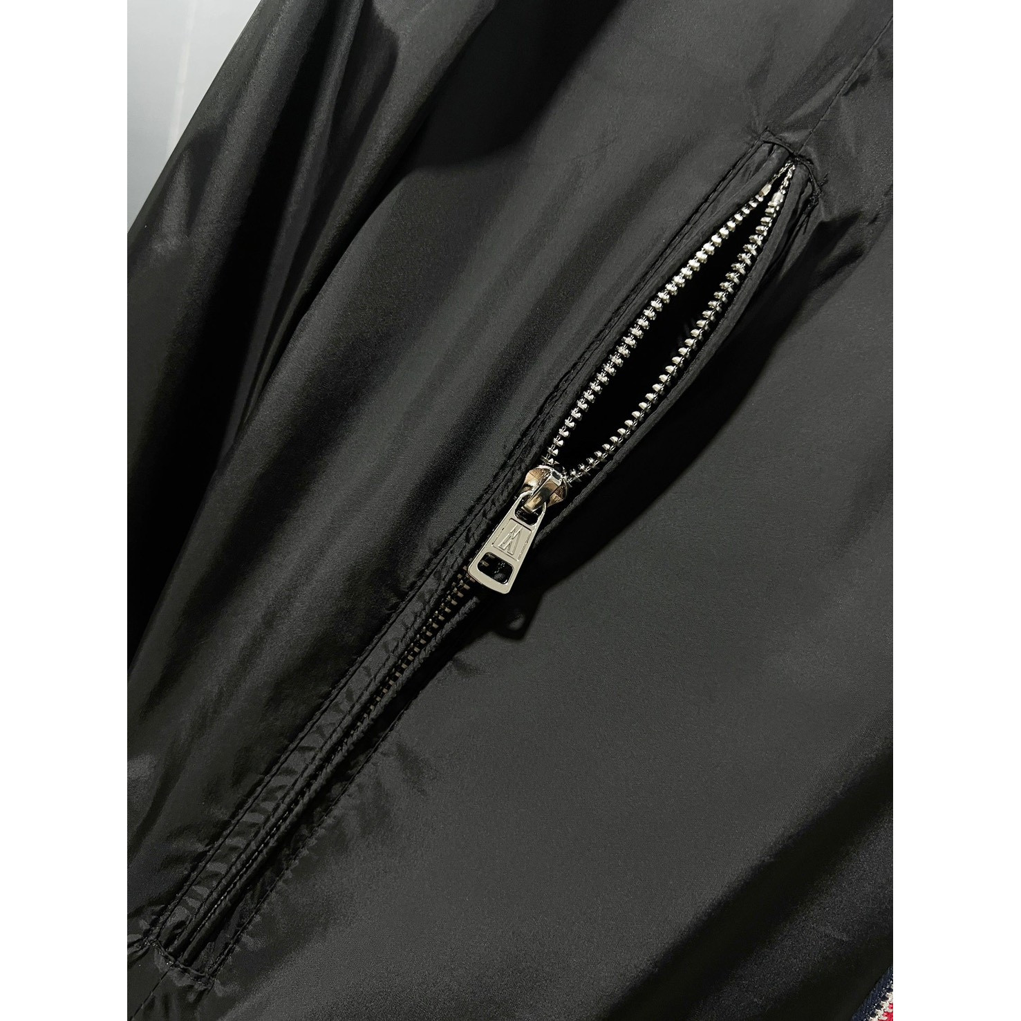 <p>MONCLER 夹克外套(黑)</p>