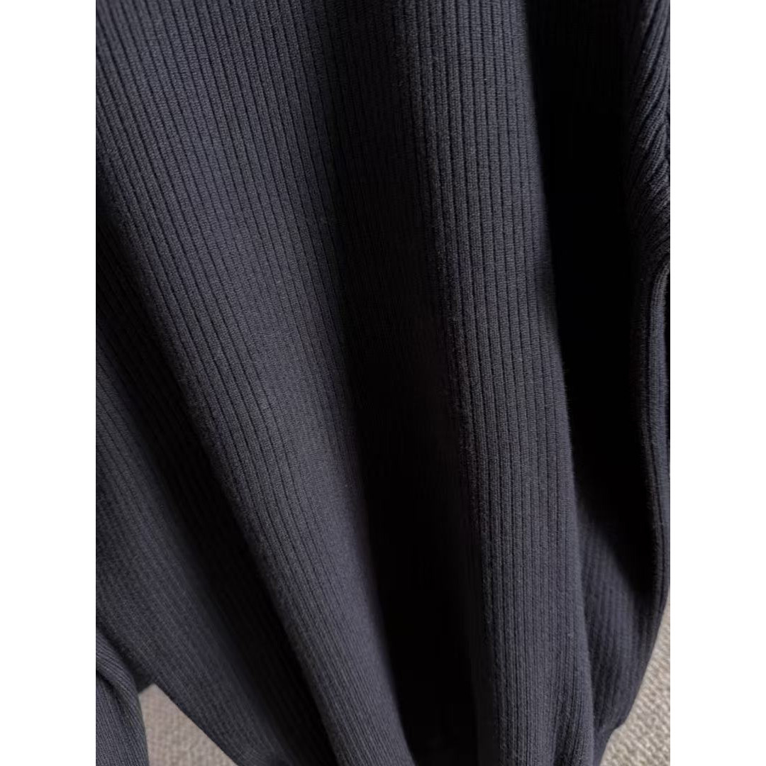 <p>GUCCI 秋冬官网最新毛衣(黑)</p>