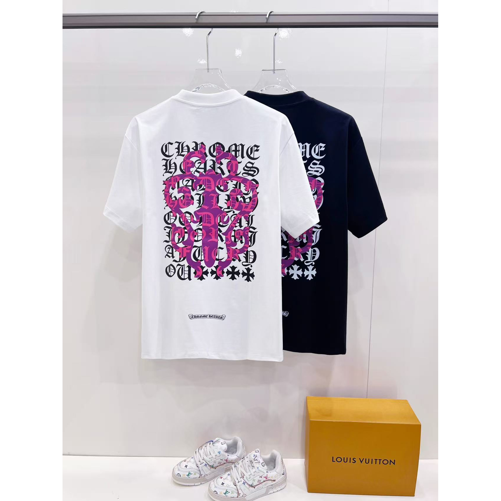 <p>CHROME HEARTS 圆领短袖T恤(白)</p>