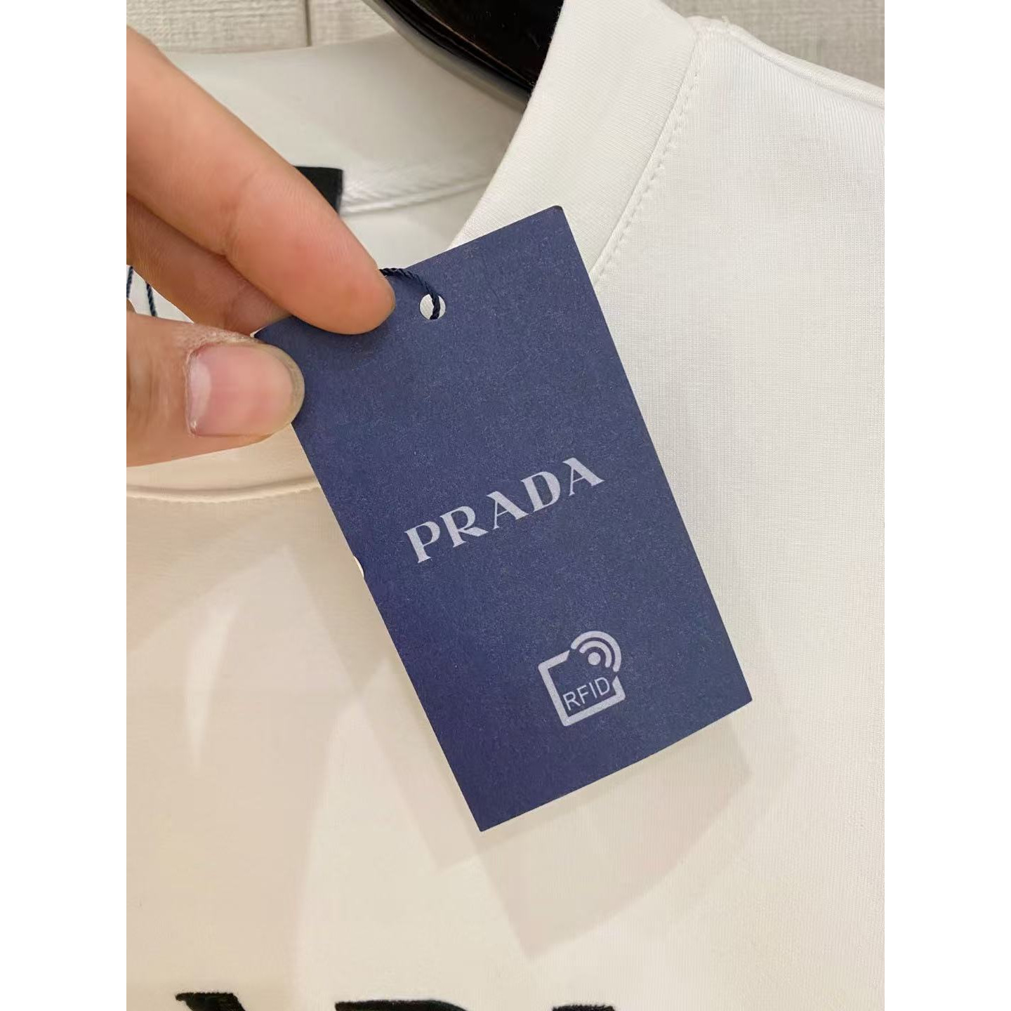 <p>PRADA 太空棉卫衣(782483)</p>