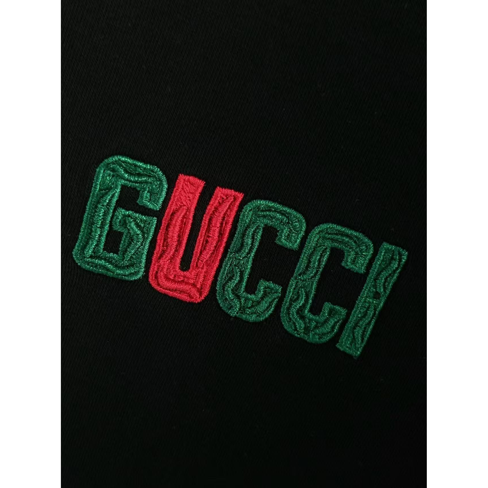 <p>GUCCI 刺绣短袖T恤(黑)</p>