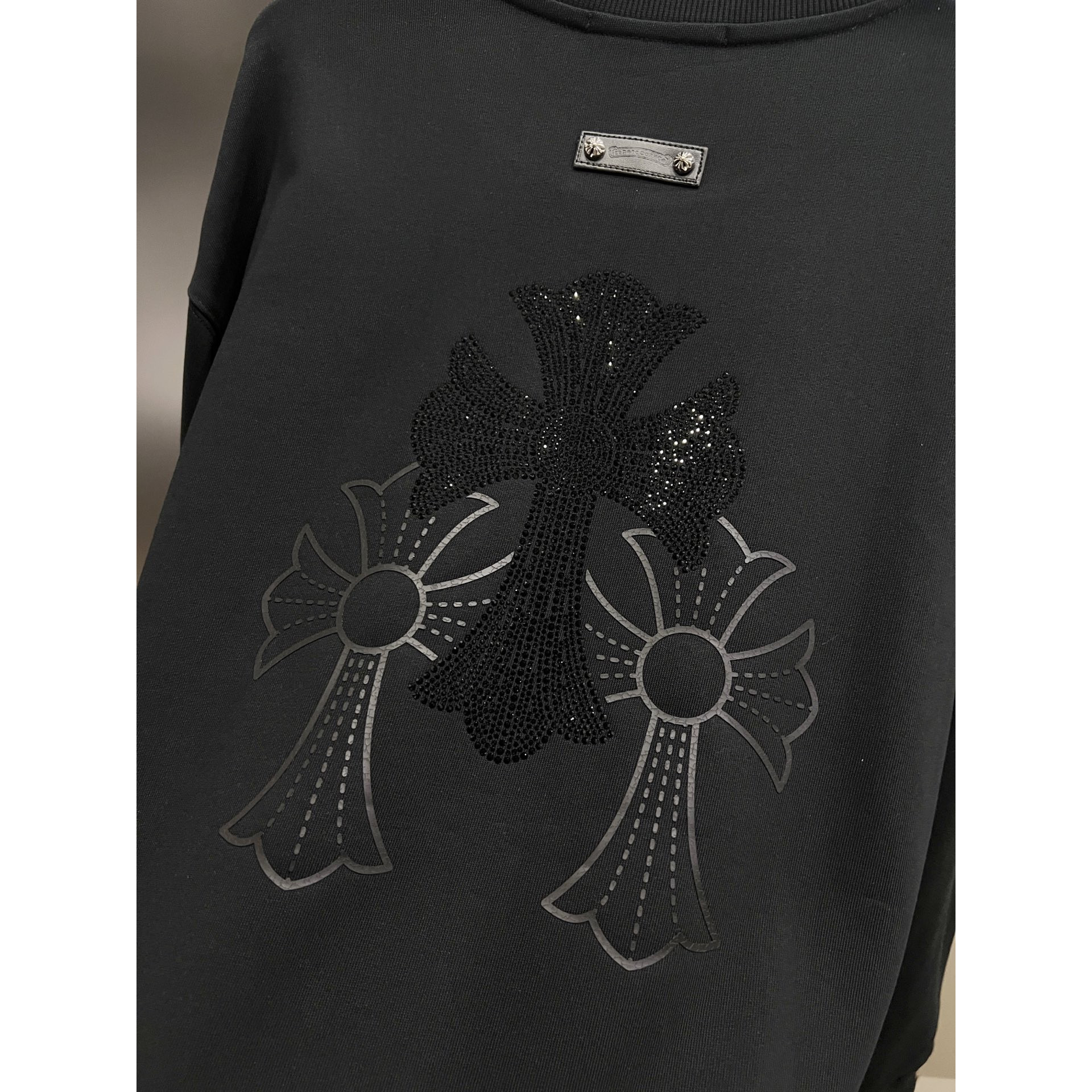 <p>CHROME HEARTS 圆领长袖卫衣(黑)</p>