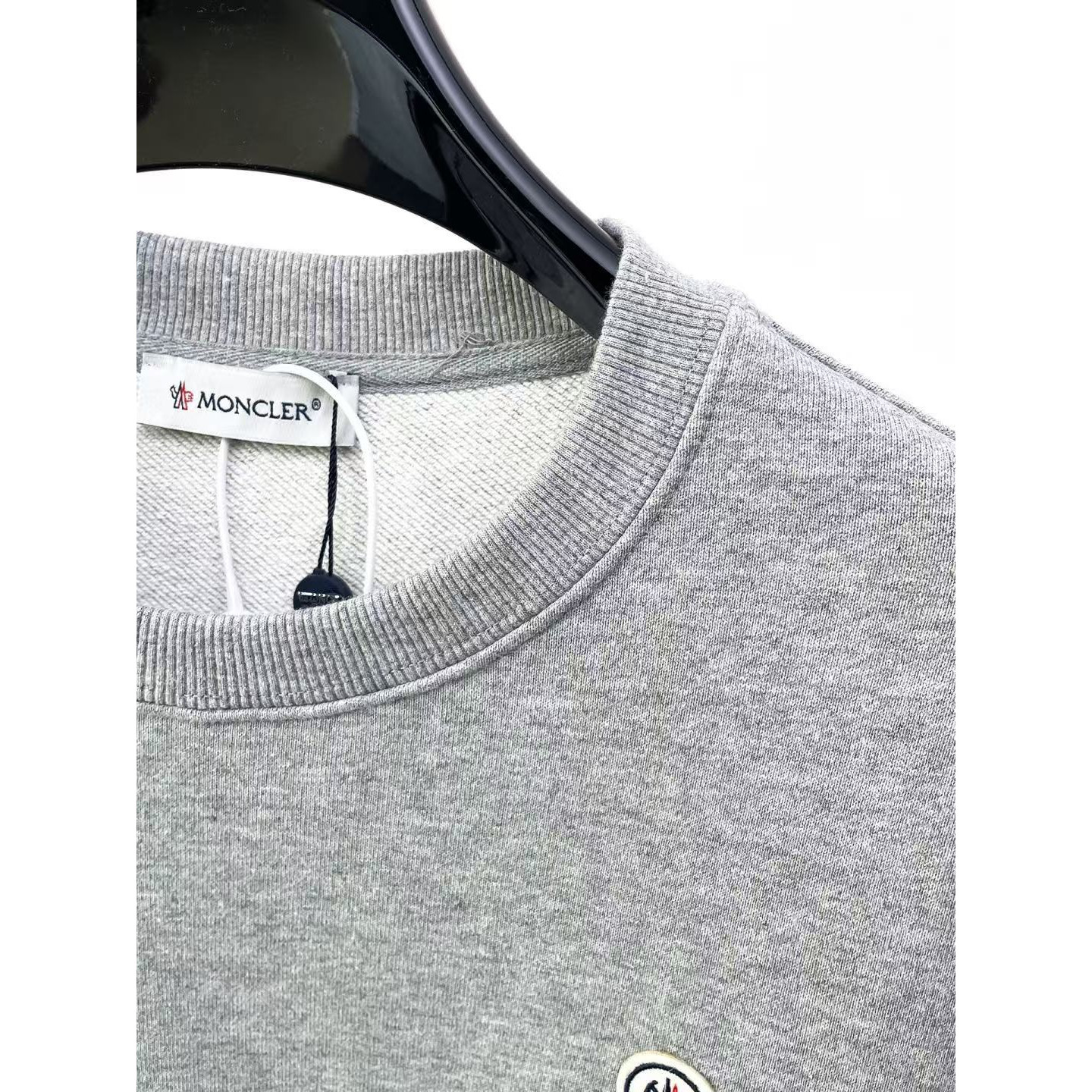 <p>MONCLER 圆领卫衣(灰)</p>