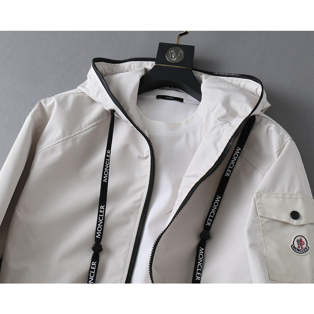 <p>MONCLER 新款男士夹克外套</p>