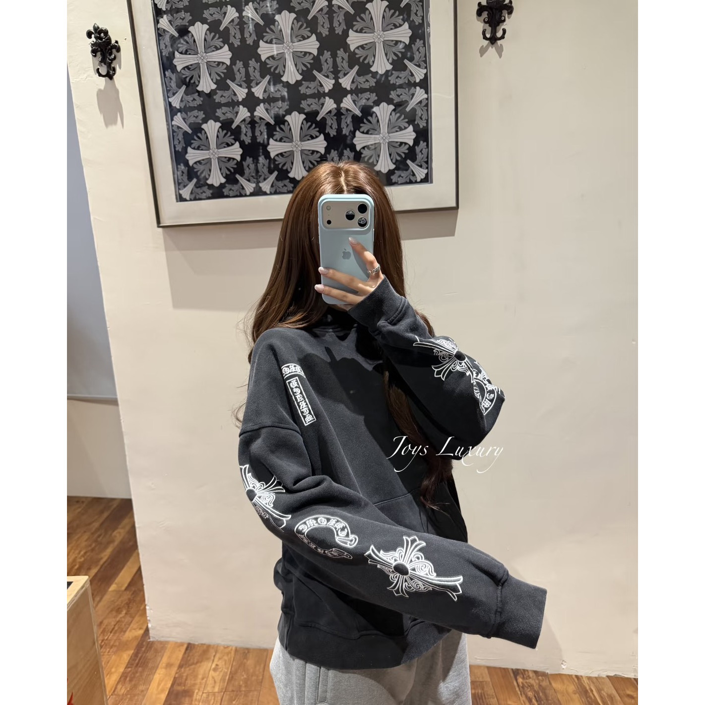 <p>Chrome Hearts 梵文图案印花洗水连帽卫衣(黑)</p>