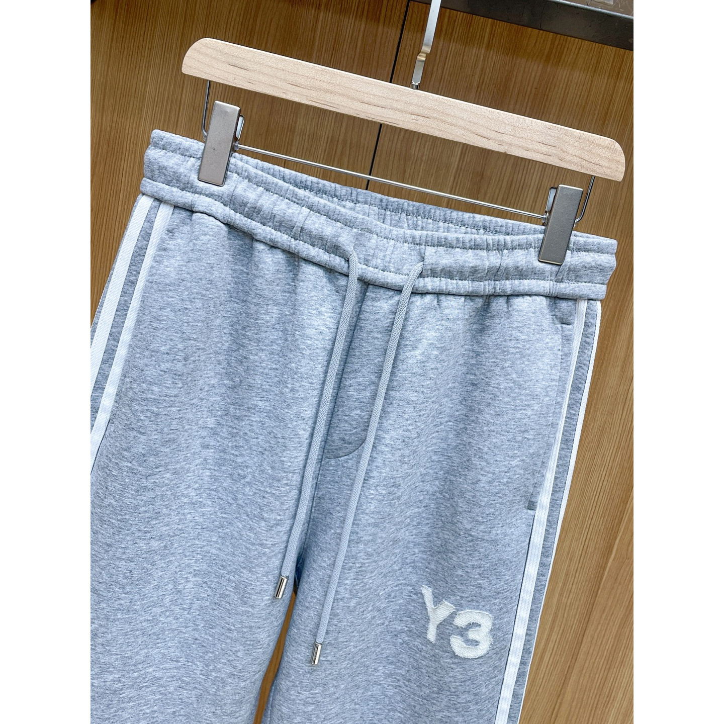 <p>Y-3 套裝(淺灰)</p>