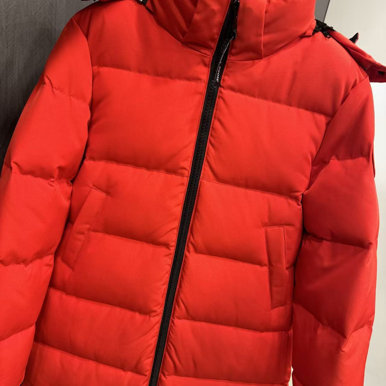 <p>Canada Goose 可拆卸兜帽全長款羽绒服(橘紅)</p>