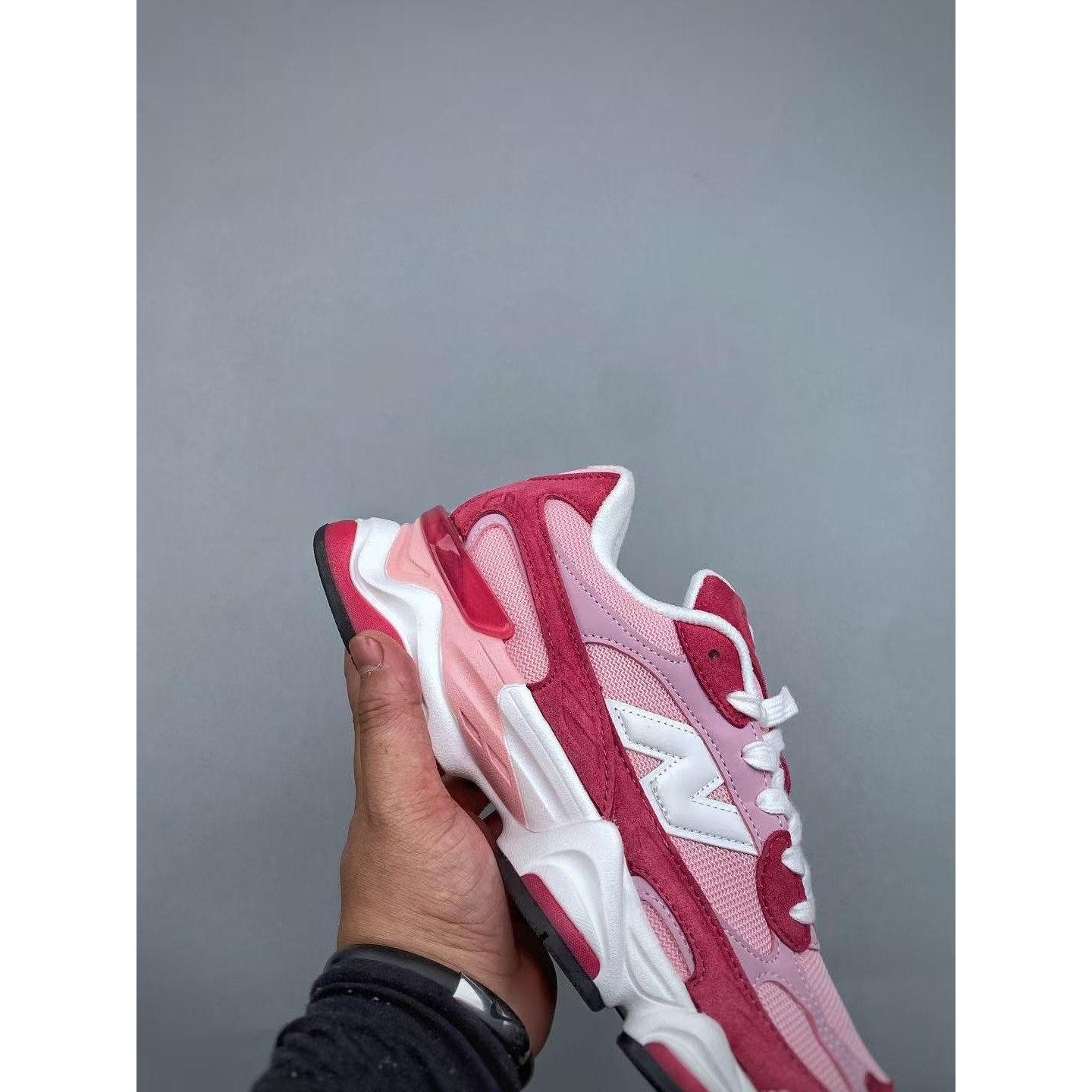 <p>New Balance NB9060 休闲鞋 (紅)&nbsp;</p>