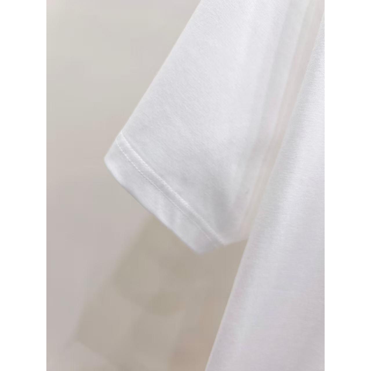 <p>DIOR 迪奥+石头岛联名 logo短袖T恤(白)&nbsp;</p>