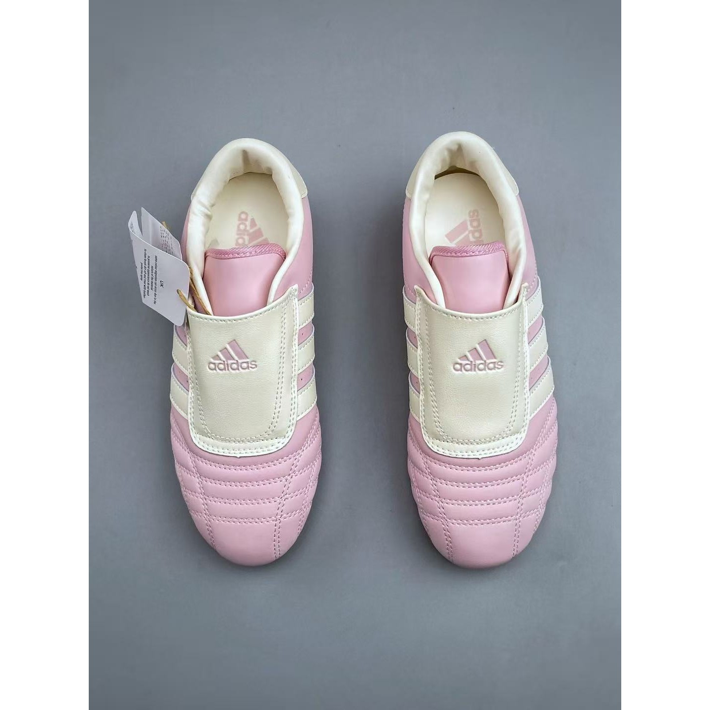 <p>Adidas TEAKWONDO M 训练鞋(粉)</p>