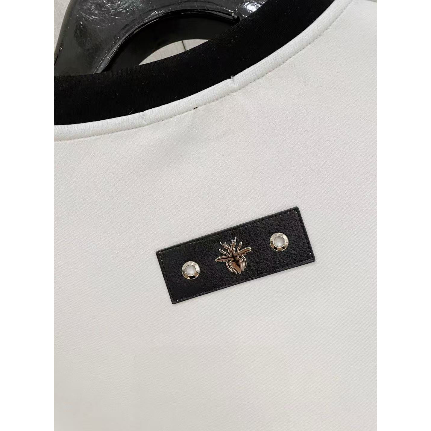 <p>DIOR 太空棉卫衣(白)</p>