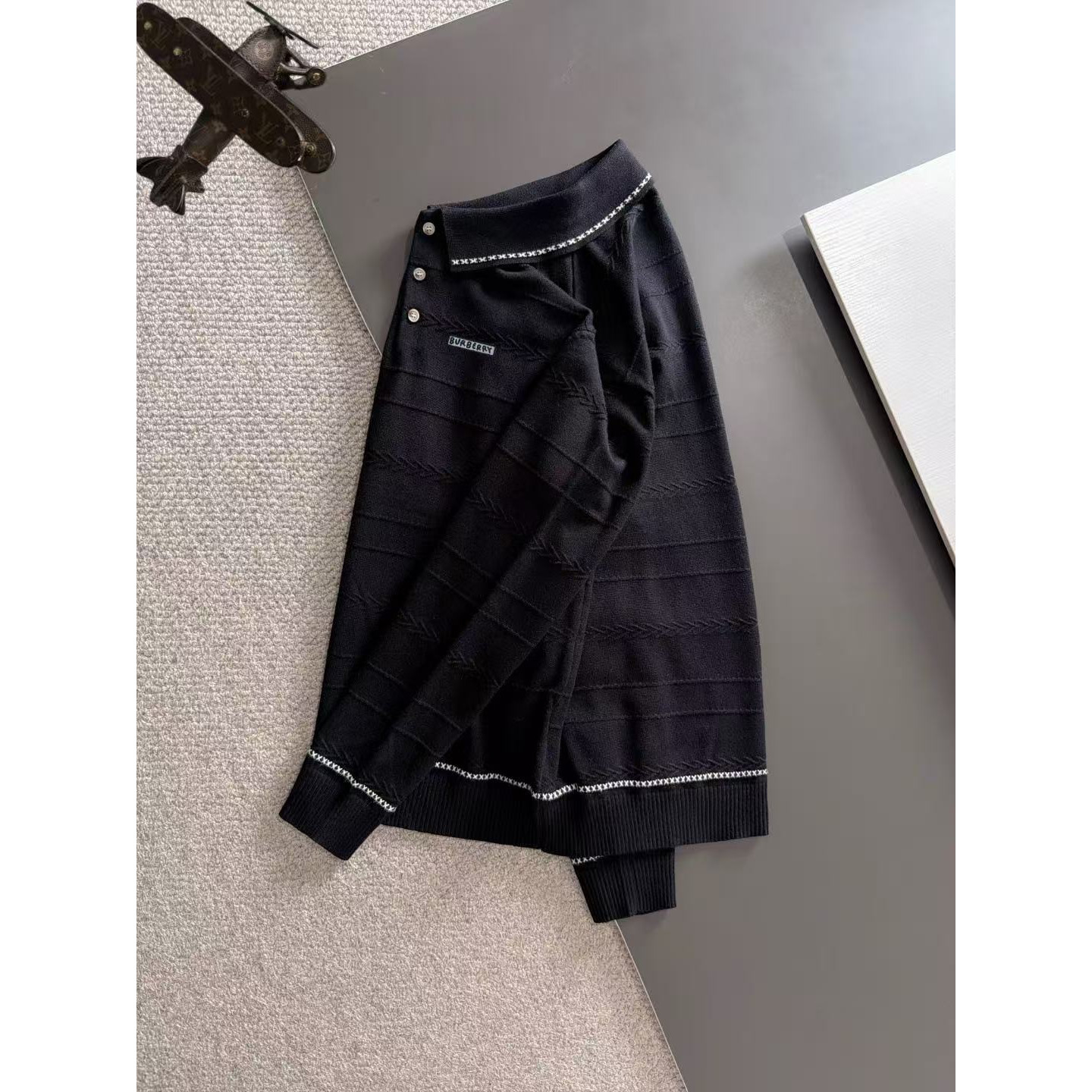 <p>BURBERRY 秋冬官网最新毛衣(黑)</p>