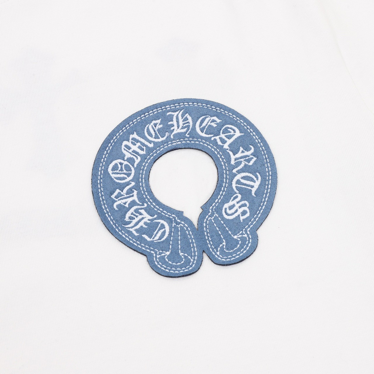 <p>Chrome Hearts 梵文十字架印花短袖(白)</p>