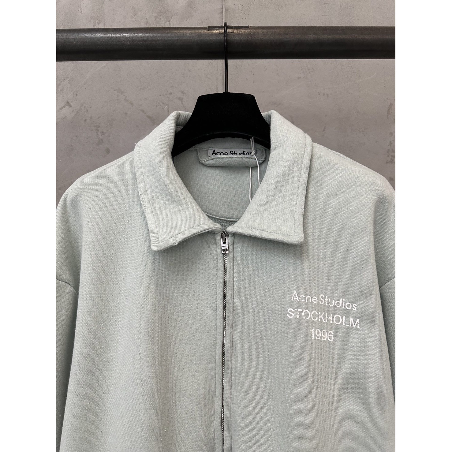 <p>Acne Studios&nbsp;拉链外套(淡绿色)</p>