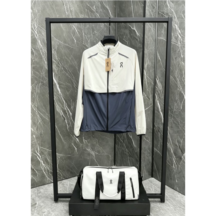 <p>On Weather Jacket Insulated 輕量防曬外套</p>