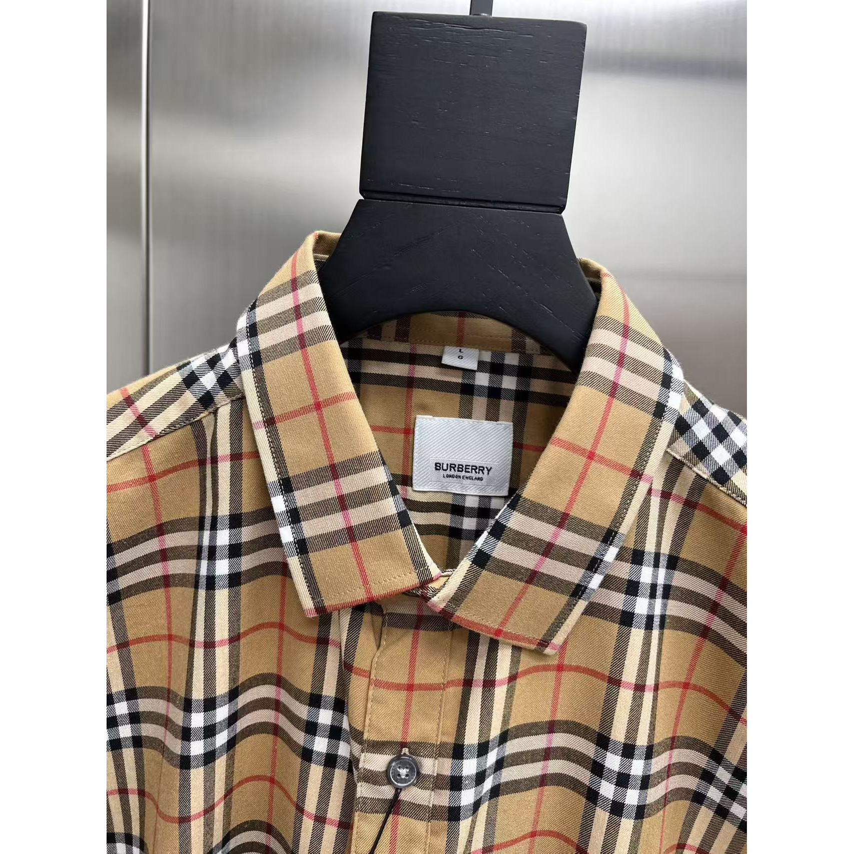 <p>Burberry 长袖衬衫(783231)</p>
