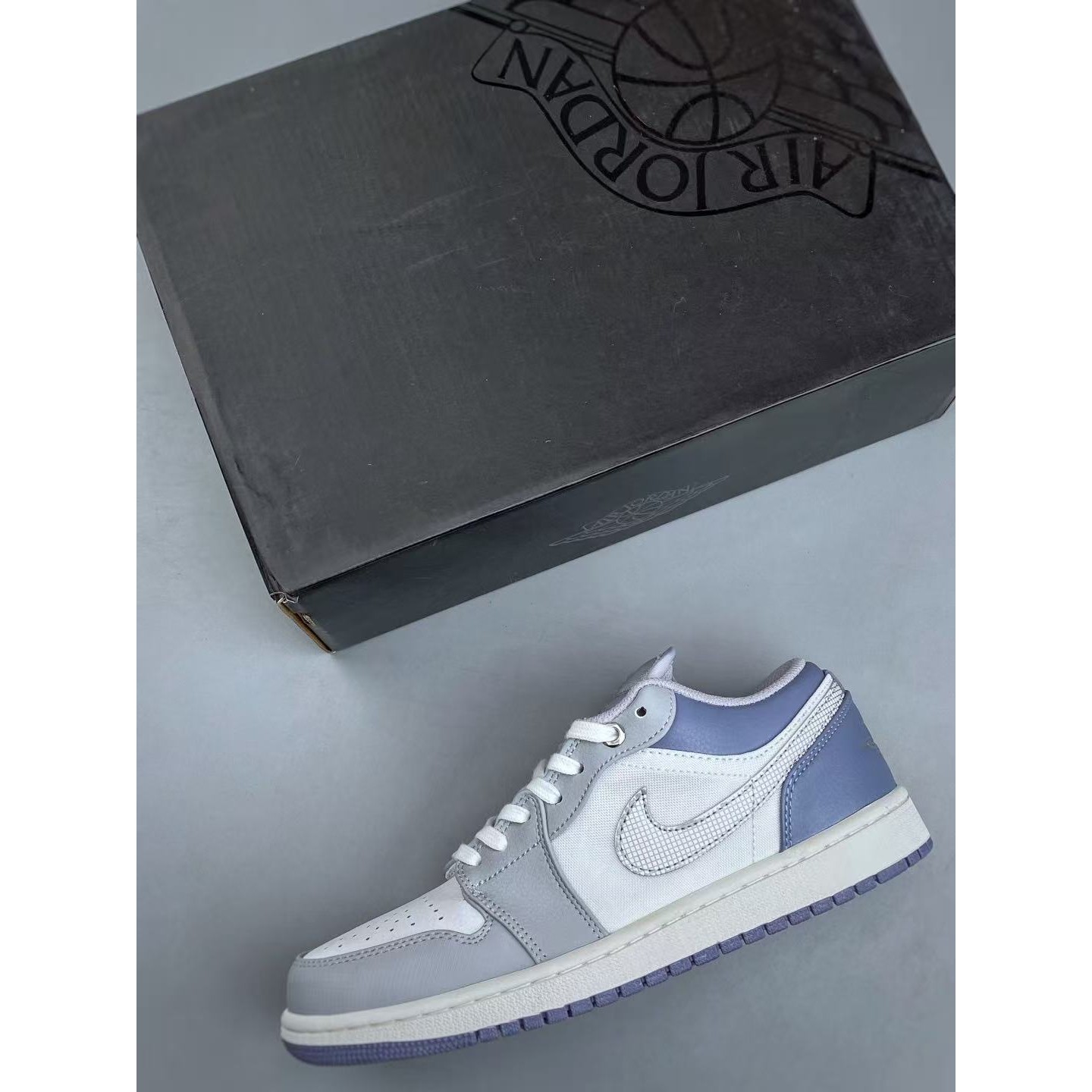 <p>NIke Air Jordan 1 Low (白灰蓝)</p>