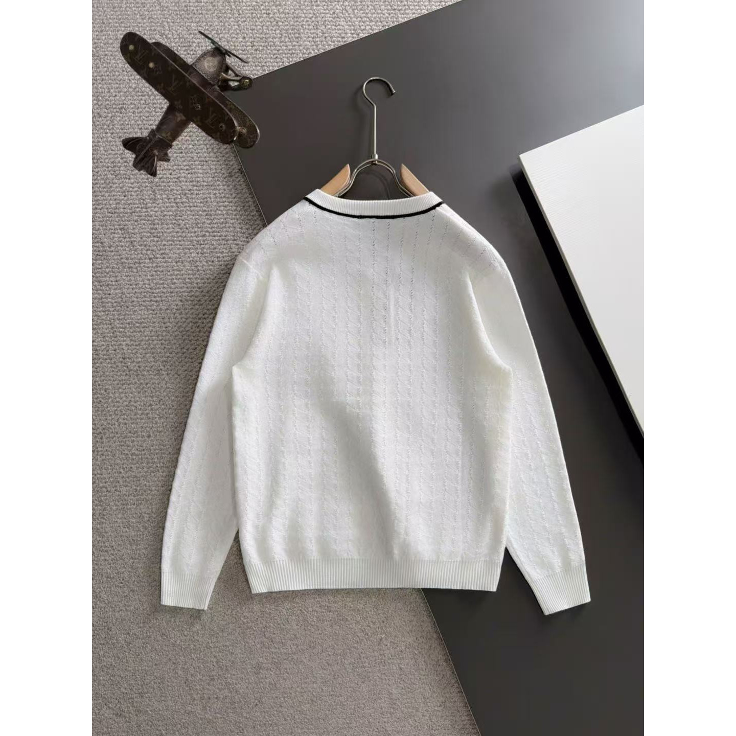 <p>MONCLER 秋冬官网最新毛衣(白)</p>