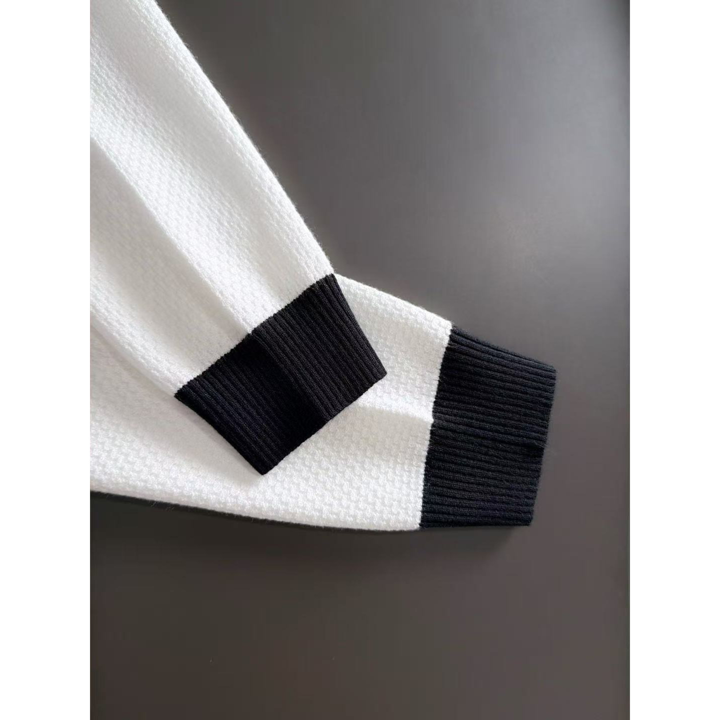 <p>BURBERRY 秋冬官网最新毛衣(白)</p>