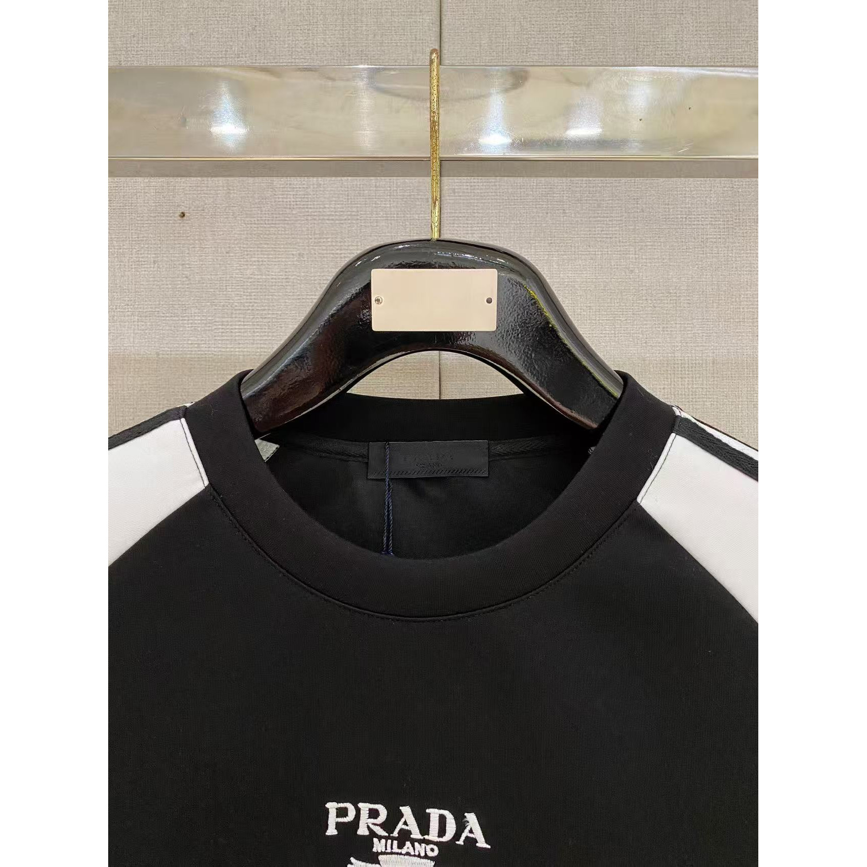 <p>PRADA 太空棉卫衣(782473)</p>