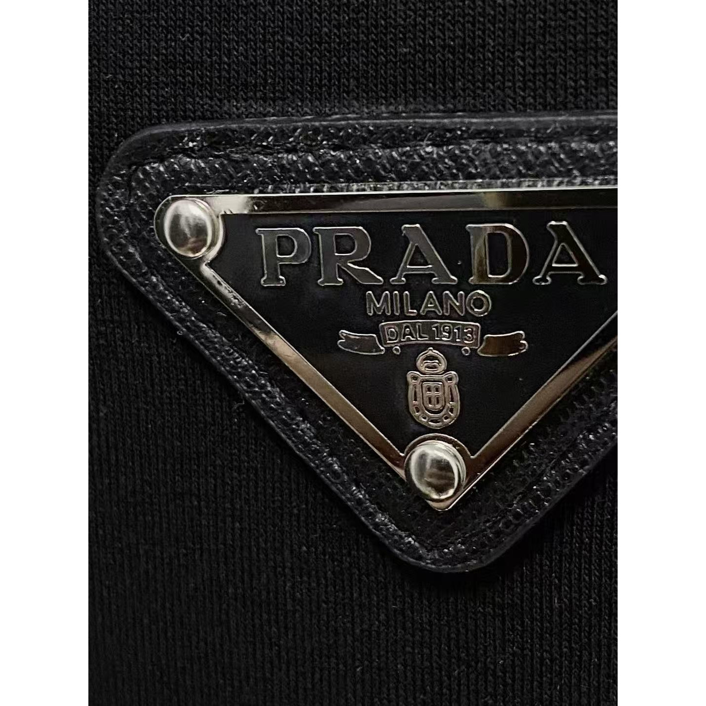 <p>PRADA 太空棉卫衣(黑)</p>