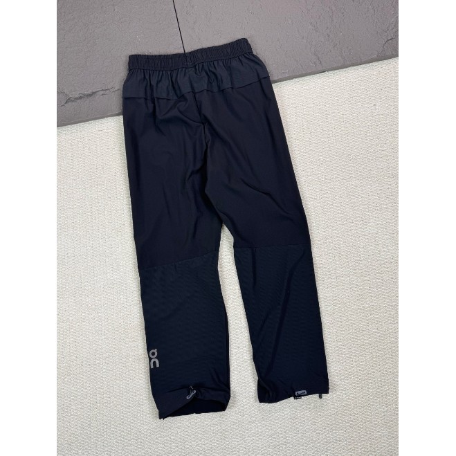 <p>On 昂跑 Track Pants 2 男款輕量透氣運動長褲(黑)</p>