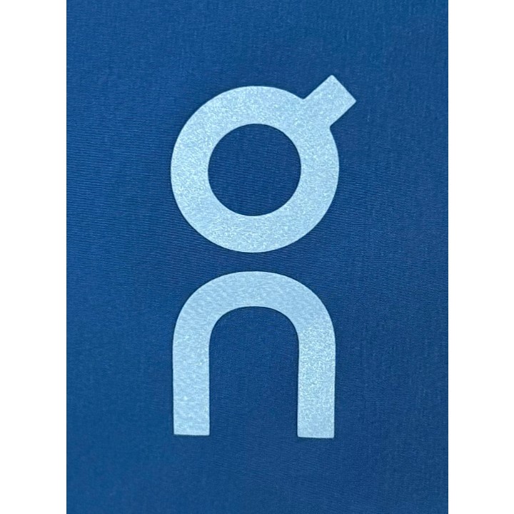 <p>On Weather Jacket Insulated 輕量外套</p>