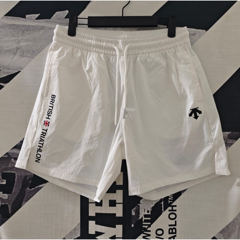 <p>DESCENTE 運動速乾短褲</p>