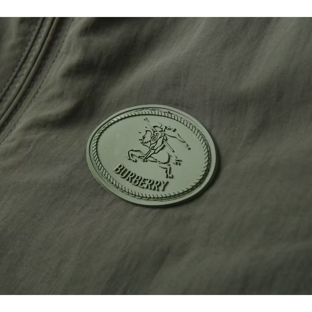 <p>BURBERRY&nbsp;男士夹克外套(綠)</p>