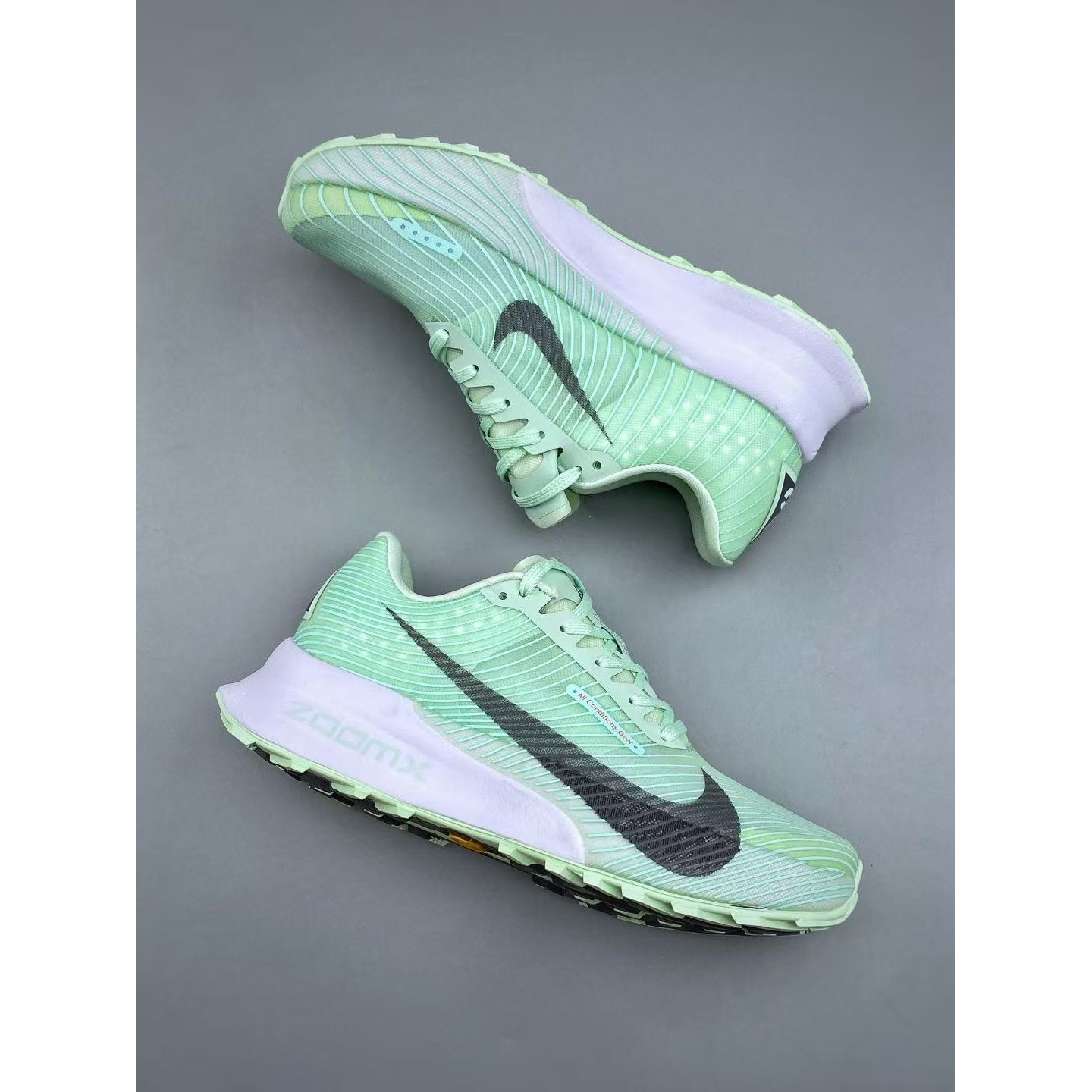 <p>Nike Zoomx ACG Ultrafly Trail&nbsp; 透气越野跑步鞋&nbsp;</p>
