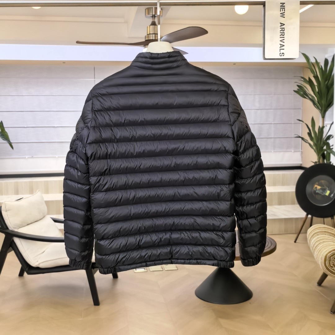 <p>Moncler 原单鹅绒羽絨服(黑)</p>