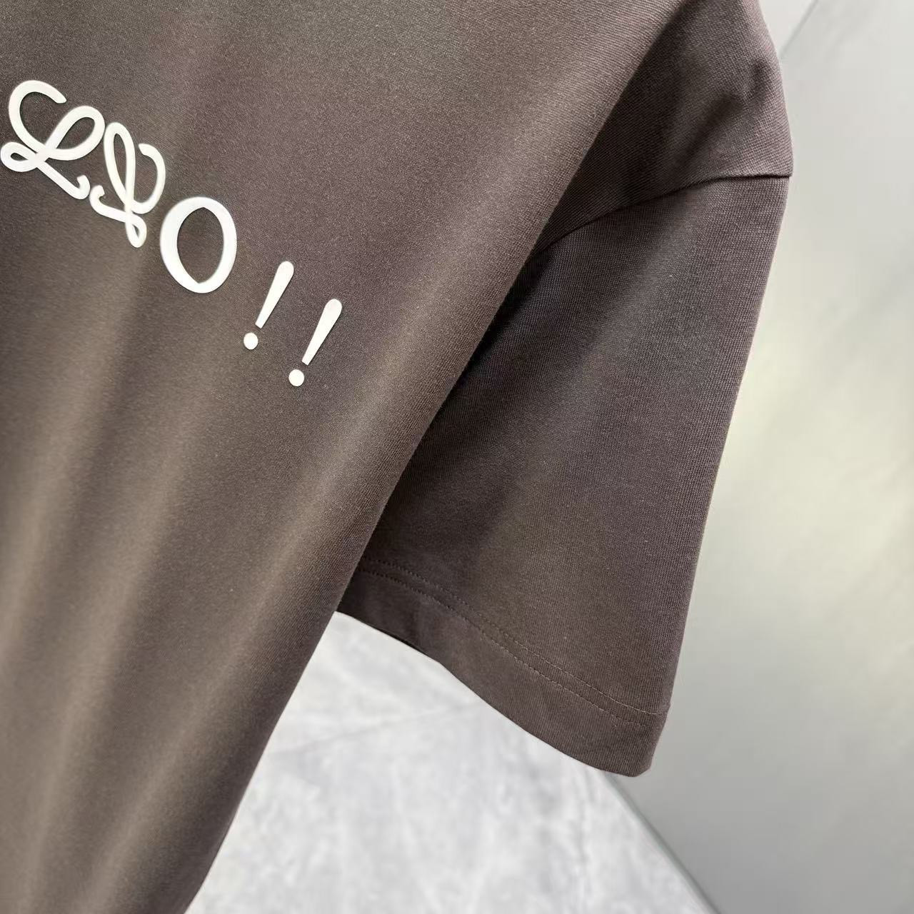 <p>Loewe 短袖T恤(棕)</p>