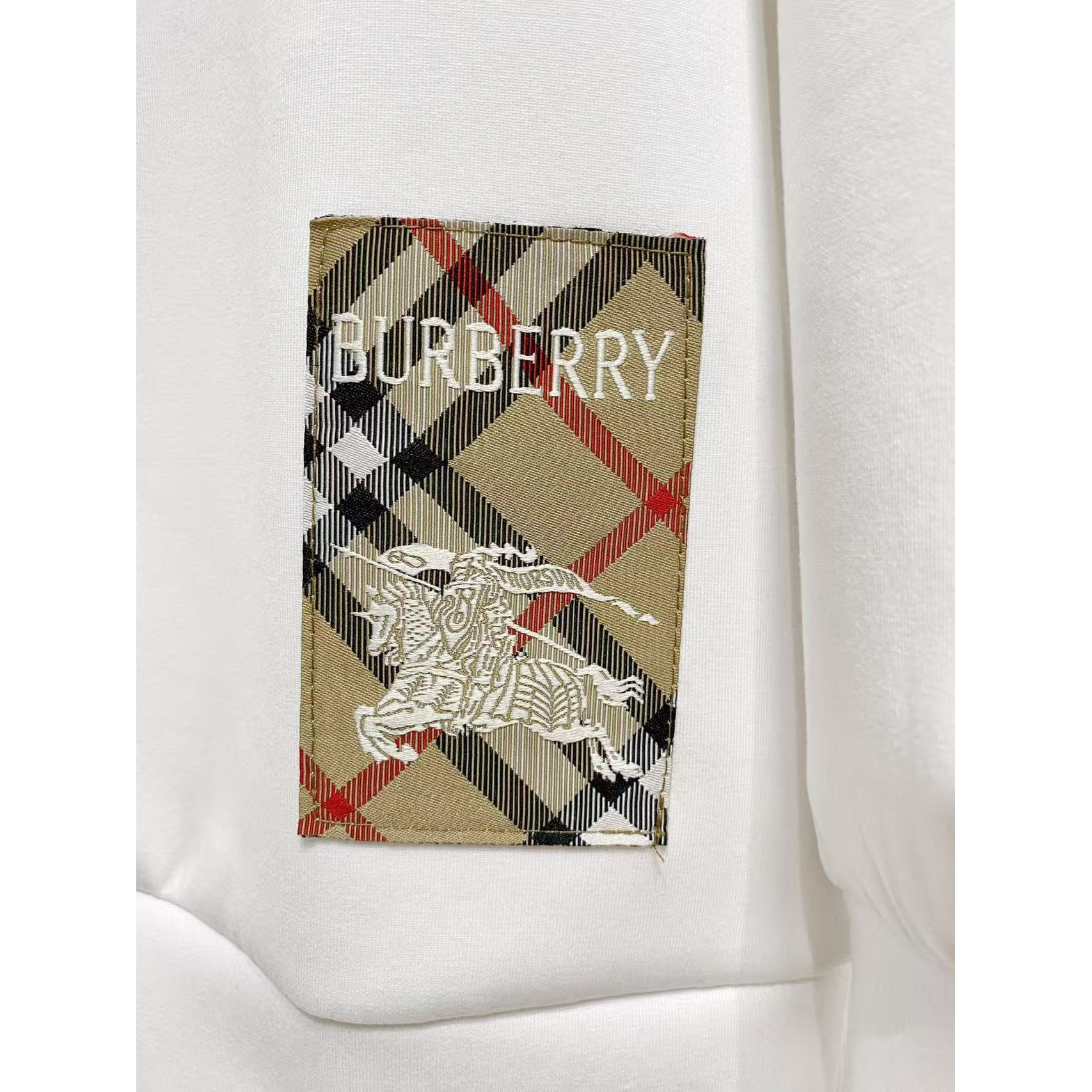<p>BURBERRY 太空棉卫衣(白)</p>