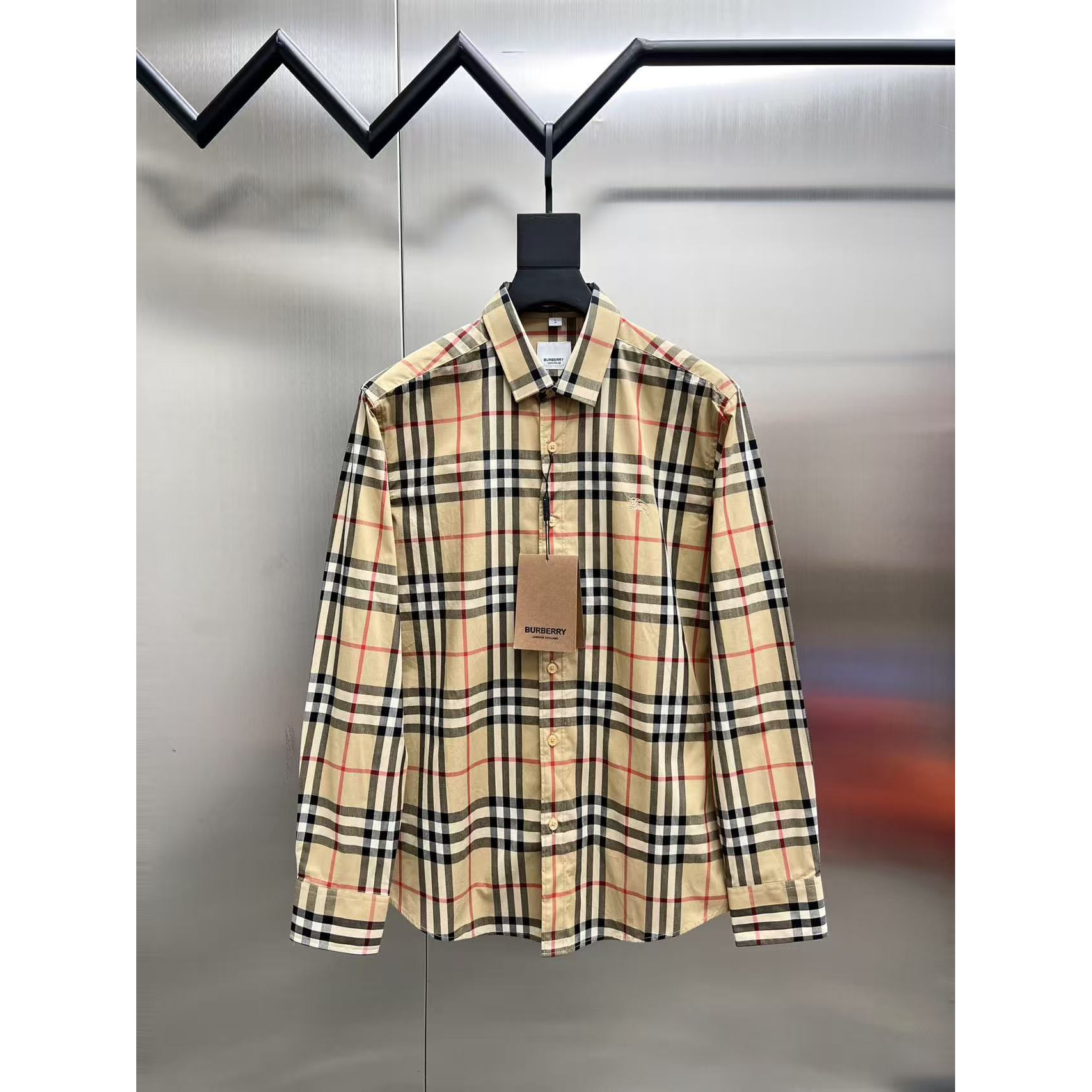 <p>Burberry 长袖衬衫(783233)</p>