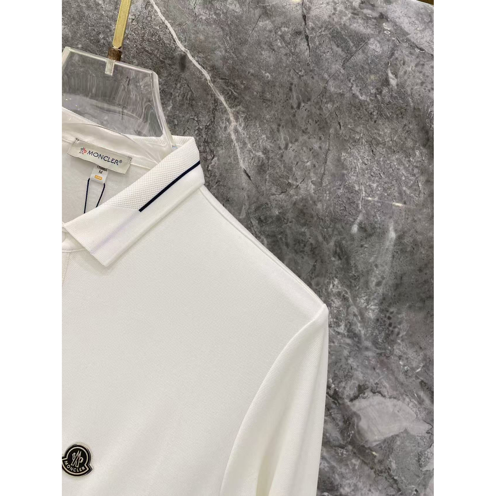 <p>MONCLER 秋冬长袖Polo(783016)</p>