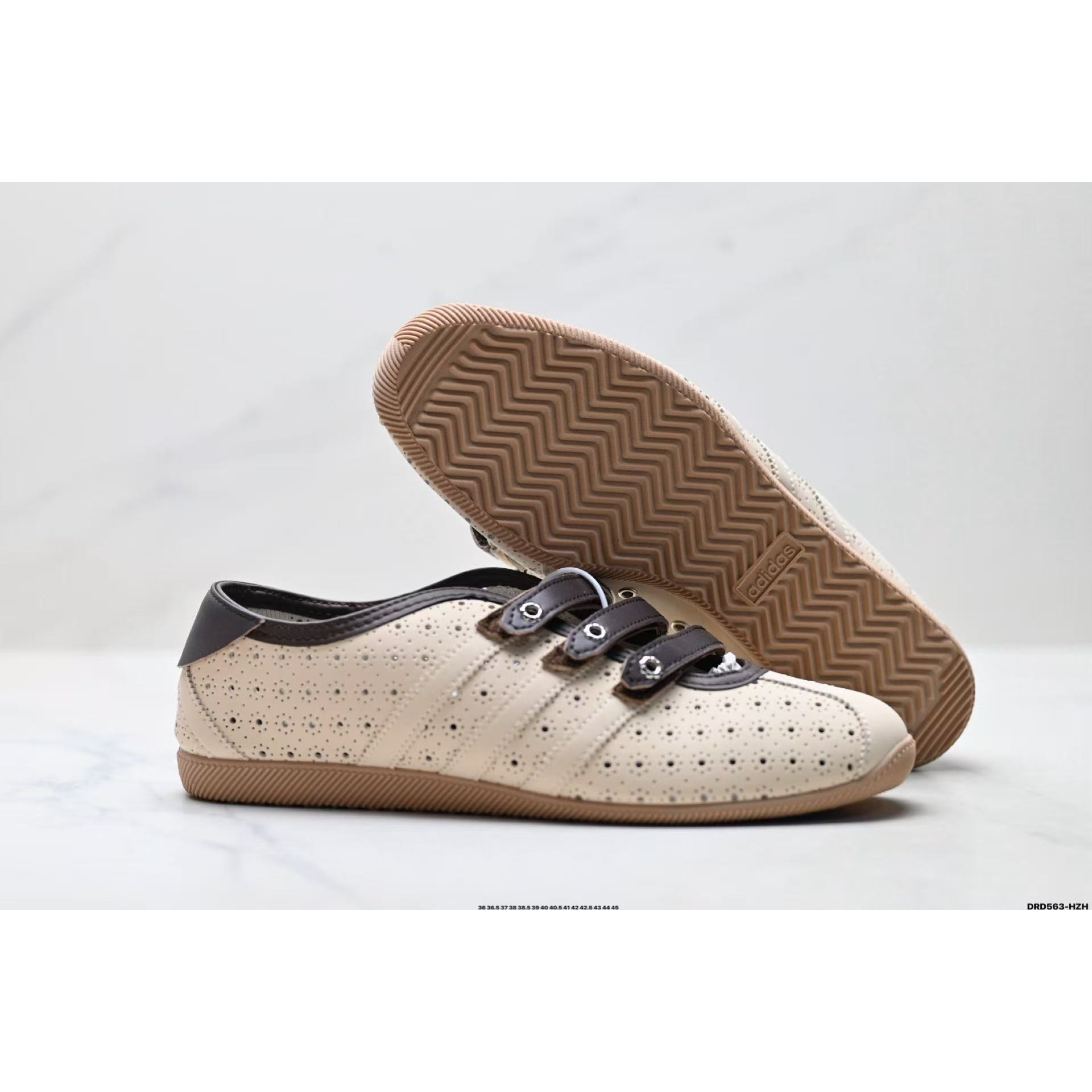 <p>Adidas Originals Anfu Trainers 玛丽珍鞋(卡其)</p>