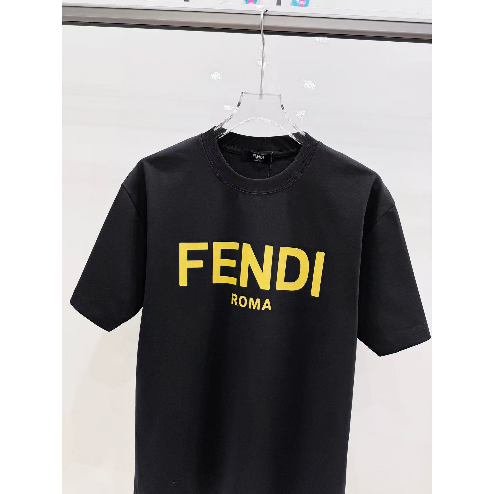 <p>&nbsp;FENDI 印花短袖T恤(黑)&nbsp;</p>