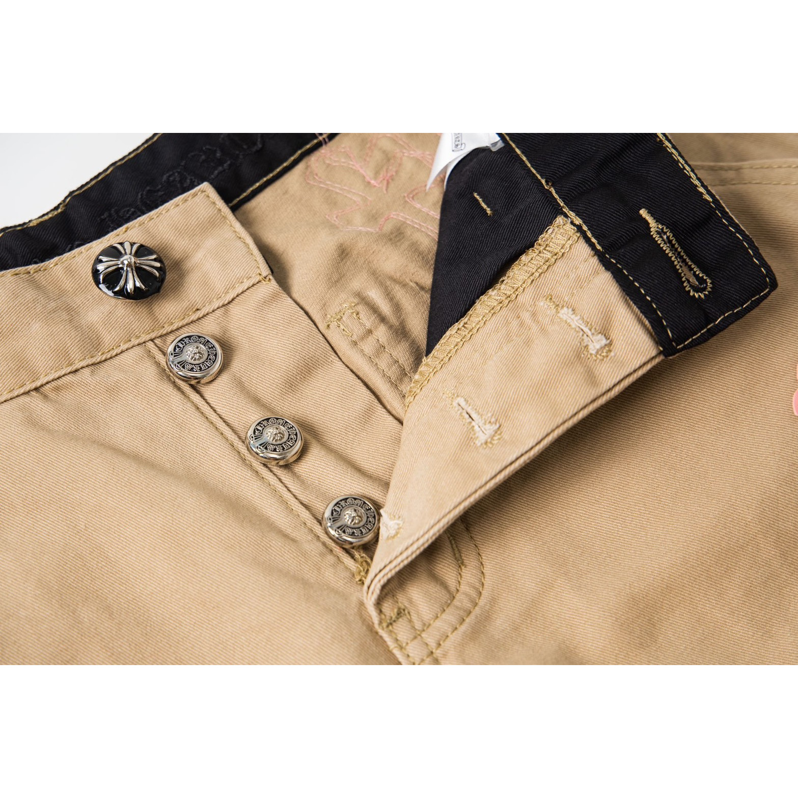 <p>CHROME HEARTS 樱花粉拼皮伐木拼接水洗牛仔裤(1758#)</p>