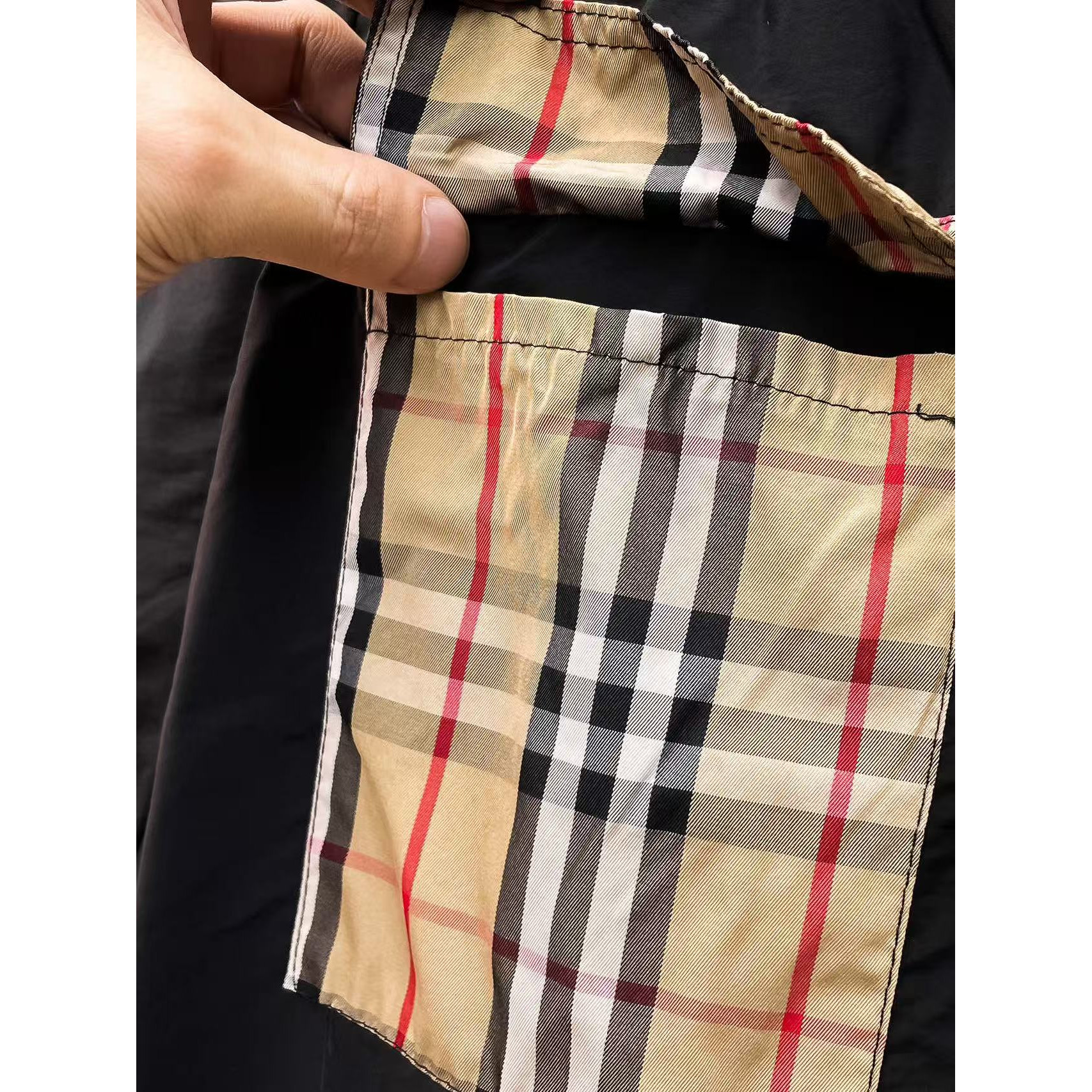 <p>BURBERRY 专柜新款休闲短裤(黑)</p>