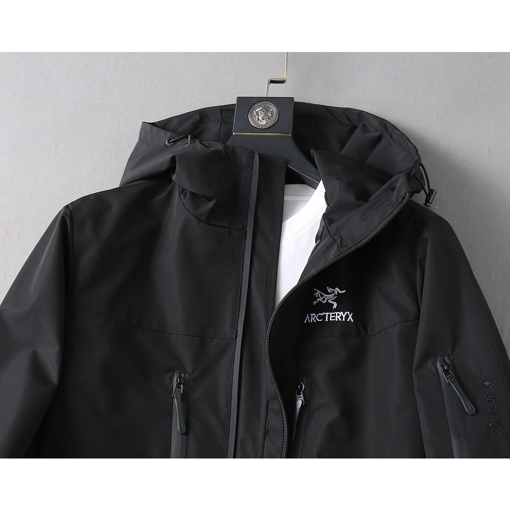 <p>Arc'teryx 新款男士夹克外套</p>