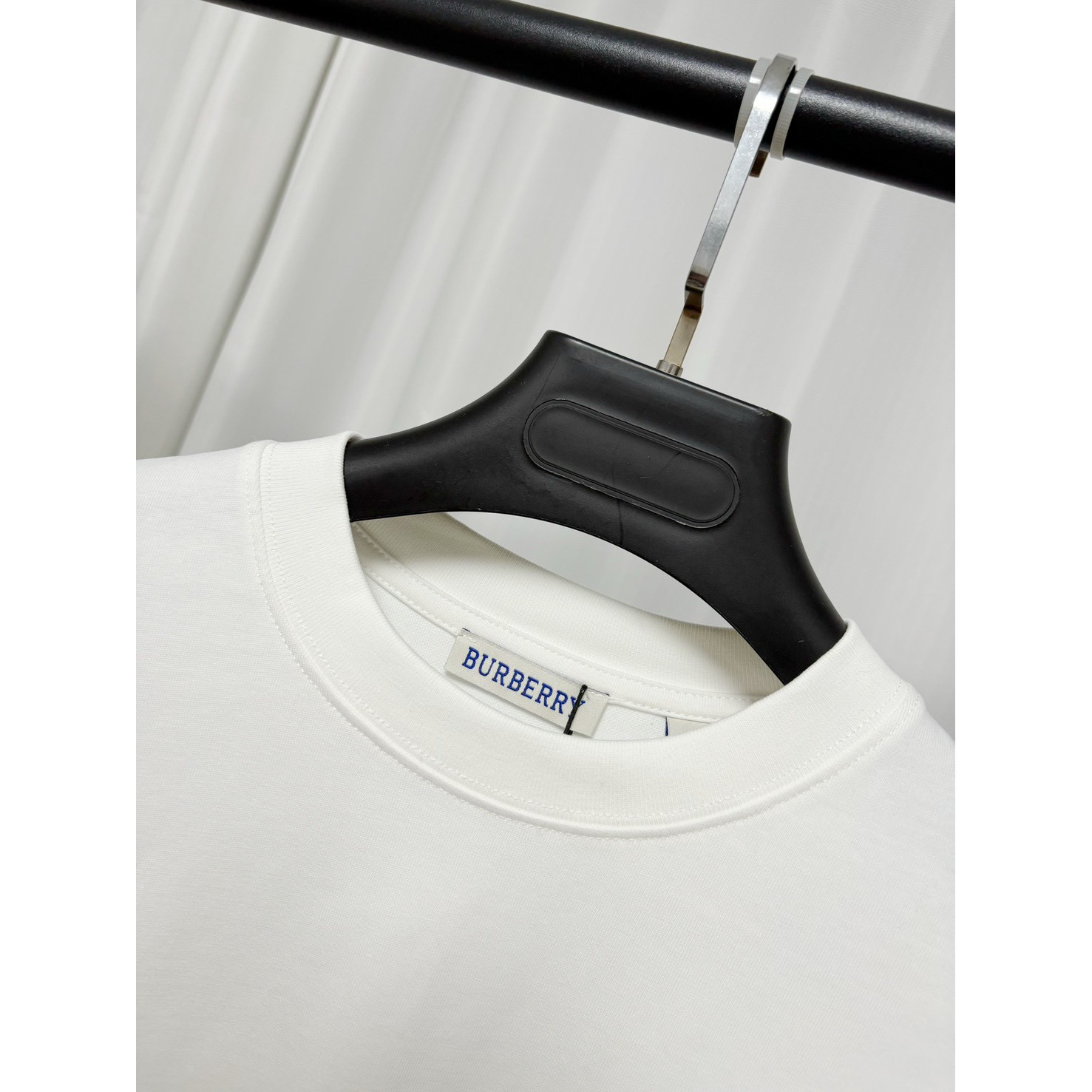 <p>Burberry 长袖T恤</p>