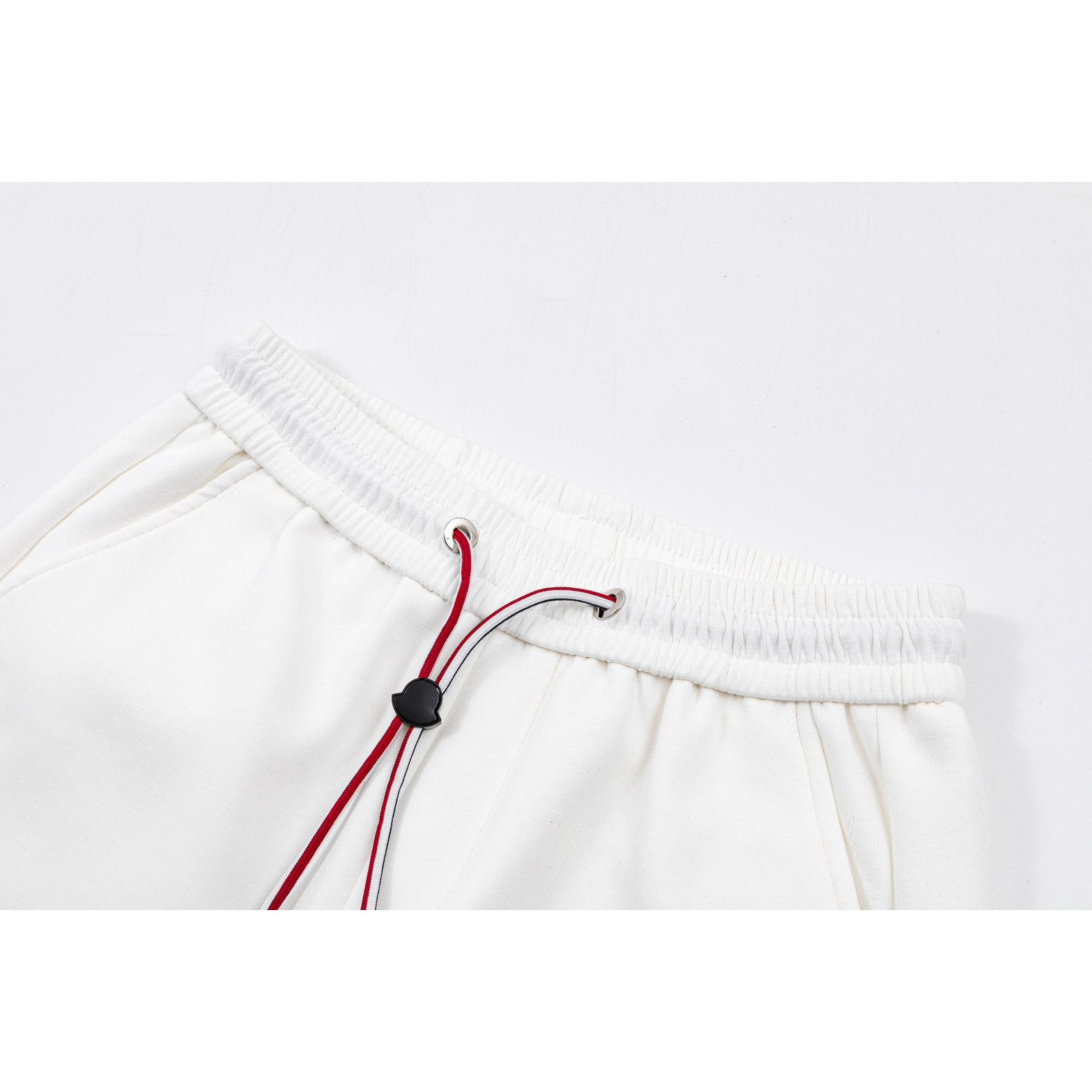 <p>Thom Browne 休闲短裤(白)</p>