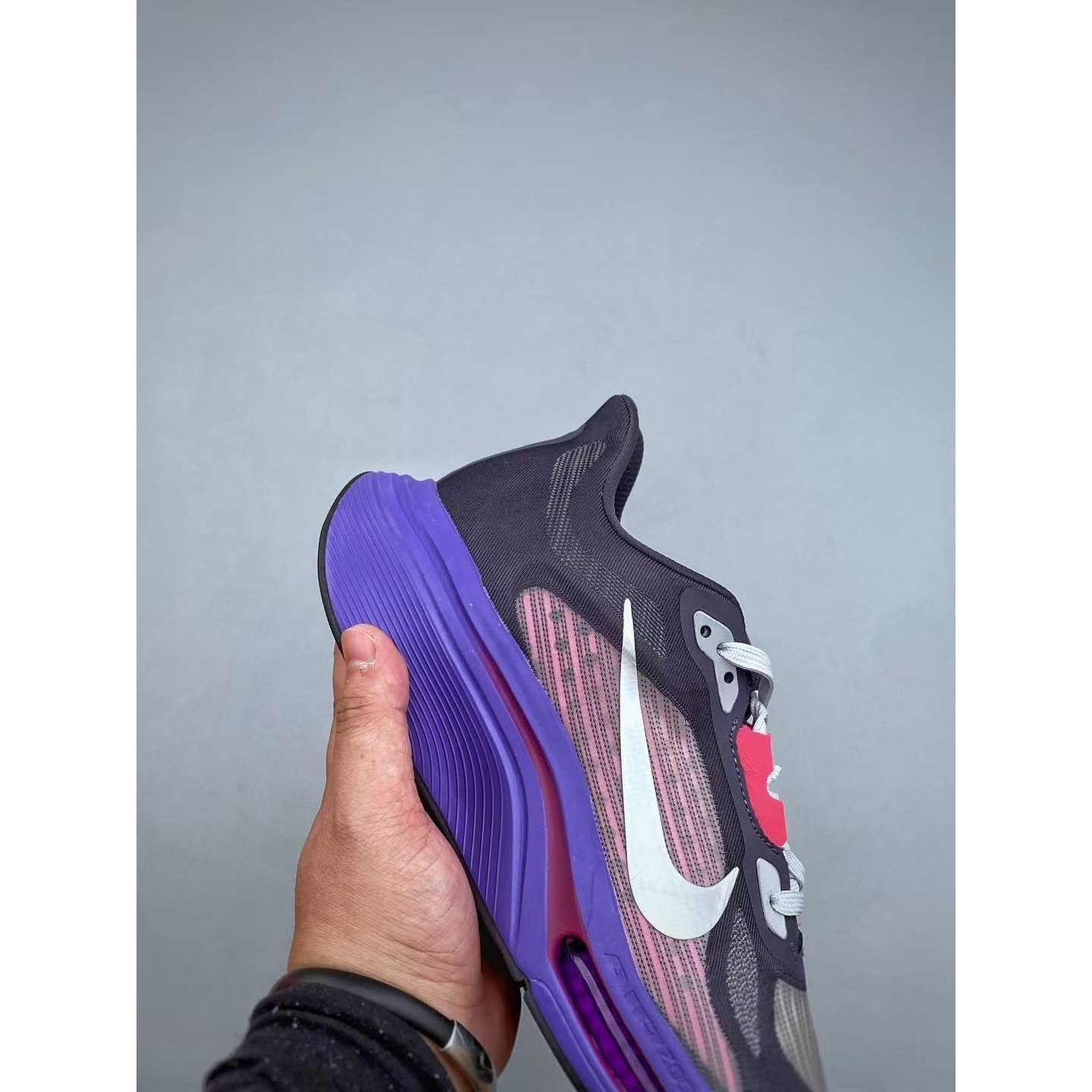 <p>Nike Air Zoom Pegasus Plus 2 运动慢跑鞋(紫)</p>